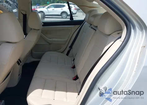 2010 Volkswagen Jetta Limited Edition z USA, uszkodzony, nr VIN 3VWAX7AJ9AM092009